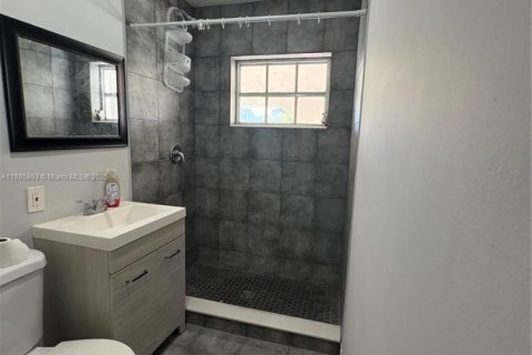 House in Miami Gardens, Florida 4 bedrooms, 208.19 sq.m. № 1979083 - photo 9