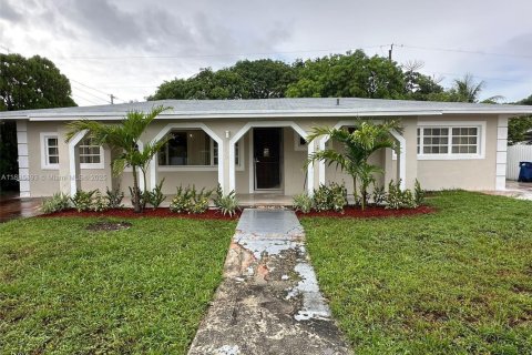 House in Miami Gardens, Florida 4 bedrooms, 208.19 sq.m. № 1979083