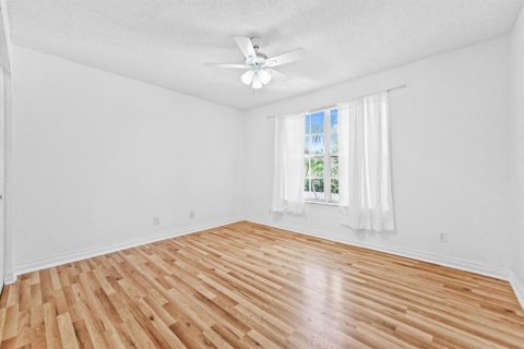 House in Lake Worth, Florida 4 bedrooms, 245.35 sq.m. № 2244837 - photo 26