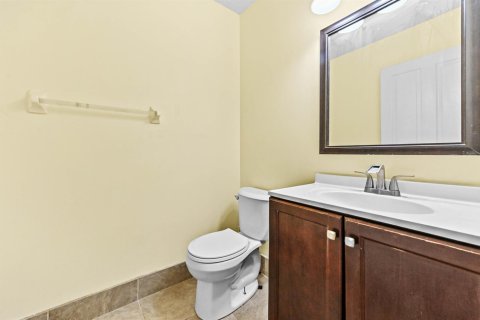 House in Lake Worth, Florida 4 bedrooms, 245.35 sq.m. № 2244837 - photo 11