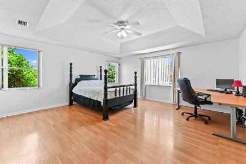 House in Lake Worth, Florida 4 bedrooms, 245.35 sq.m. № 2244837 - photo 29