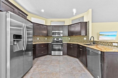 House in Lake Worth, Florida 4 bedrooms, 245.35 sq.m. № 2244837 - photo 19