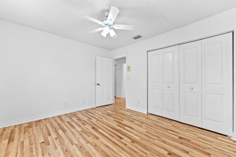 House in Lake Worth, Florida 4 bedrooms, 245.35 sq.m. № 2244837 - photo 27