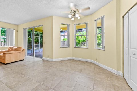 House in Lake Worth, Florida 4 bedrooms, 245.35 sq.m. № 2244837 - photo 20