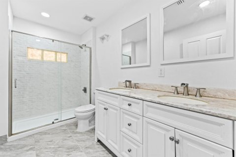 House in Lake Worth, Florida 4 bedrooms, 245.35 sq.m. № 2244837 - photo 28
