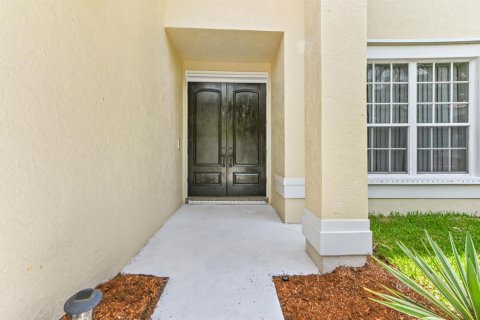 House in Lake Worth, Florida 4 bedrooms, 245.35 sq.m. № 2244837 - photo 3
