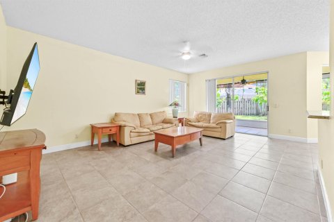 House in Lake Worth, Florida 4 bedrooms, 245.35 sq.m. № 2244837 - photo 14