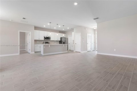 House in Palm Bay, Florida 3 bedrooms, 184.23 sq.m. № 1468754 - photo 5