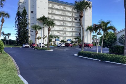 Copropriété à vendre à Hutchinson Island South, Floride: 2 chambres, 100.15 m2 № 2402146 - photo 8