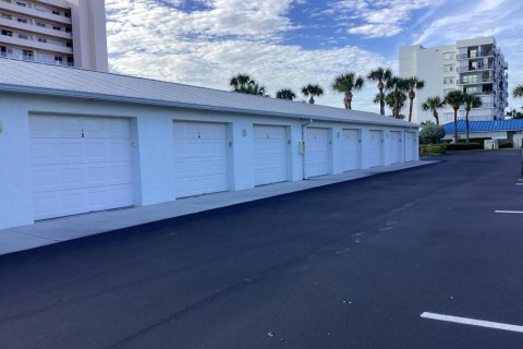Copropriété à vendre à Hutchinson Island South, Floride: 2 chambres, 100.15 m2 № 2402146 - photo 10
