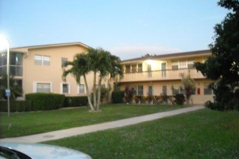Condo in West Palm Beach, Florida, 1 bedroom № 2258145