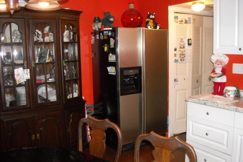 Condo in West Palm Beach, Florida, 1 bedroom № 2258145 - photo 5