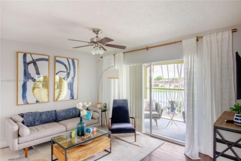 Appartement à louer à Miami Lakes, Floride: 2 chambres, 97.55 m2 № 1954908 - photo 15