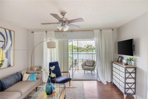 Appartement à louer à Miami Lakes, Floride: 2 chambres, 97.55 m2 № 1954908 - photo 26