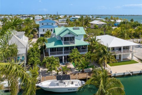 Casa en venta en Big Pine Key, Florida, 3 dormitorios, 169.08 m2 № 1981987 - foto 1