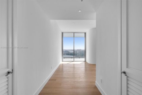 Купить кондоминиум в Майами, Флорида 3 спальни, 180.79м2, № 2243979 - фото 18
