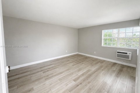 Снять в аренду квартиру в Майами-Бич, Флорида 37.63м2, № 2080052 - фото 5