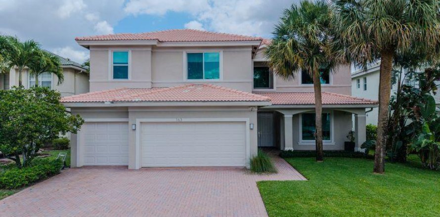House in Royal Palm Beach, Florida 5 bedrooms, 368.54 sq.m. № 2261254