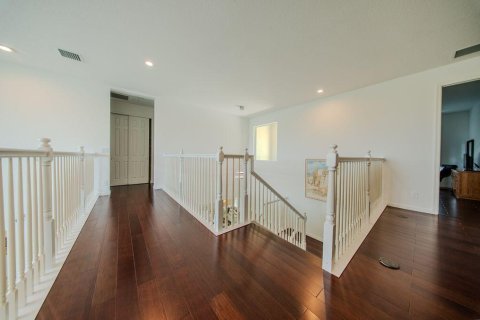 House in Royal Palm Beach, Florida 5 bedrooms, 368.54 sq.m. № 2261254 - photo 24