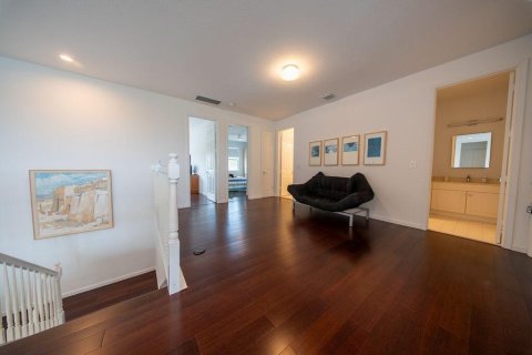 House in Royal Palm Beach, Florida 5 bedrooms, 368.54 sq.m. № 2261254 - photo 23