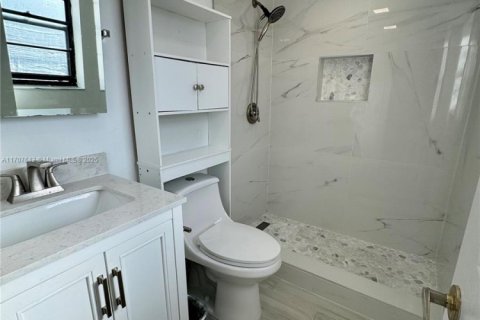 Condo in Hialeah, Florida, 2 bedrooms  № 1460106 - photo 6