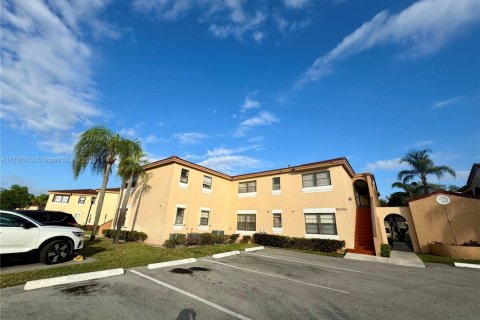 Condo in Hialeah, Florida, 2 bedrooms  № 1460106 - photo 22