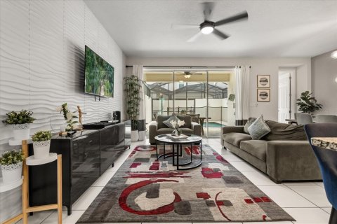 Touwnhouse à vendre à Kissimmee, Floride: 5 chambres, 213.12 m2 № 1796710 - photo 4