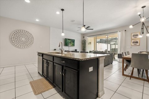 Touwnhouse à vendre à Kissimmee, Floride: 5 chambres, 213.12 m2 № 1796710 - photo 14