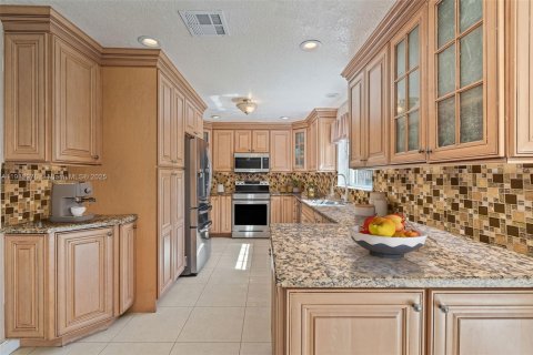 House in Cutler Bay, Florida 4 bedrooms, 261.98 sq.m. № 1968759 - photo 6