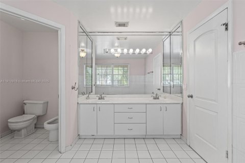 House in Cutler Bay, Florida 4 bedrooms, 261.98 sq.m. № 1968759 - photo 20
