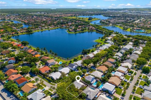 House in Cutler Bay, Florida 4 bedrooms, 261.98 sq.m. № 1968759 - photo 26