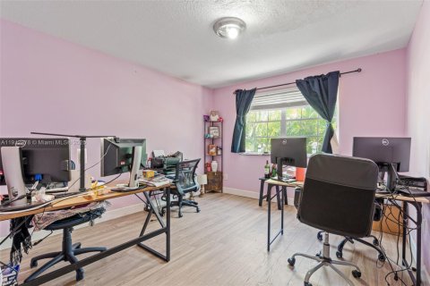 House in Cutler Bay, Florida 4 bedrooms, 261.98 sq.m. № 1968759 - photo 16