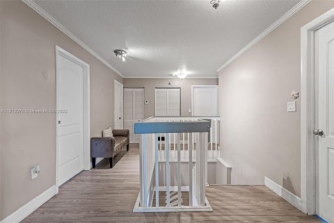 House in Cutler Bay, Florida 4 bedrooms, 261.98 sq.m. № 1968759 - photo 12