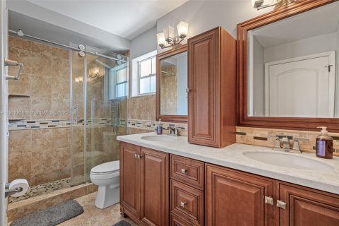 House in Cutler Bay, Florida 4 bedrooms, 261.98 sq.m. № 1968759 - photo 17