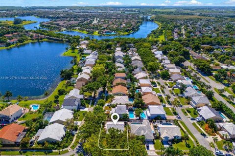 House in Cutler Bay, Florida 4 bedrooms, 261.98 sq.m. № 1968759 - photo 27