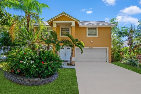 House in Cutler Bay, Florida 4 bedrooms, 261.98 sq.m. № 1968759 - photo 1