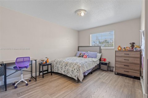 House in Cutler Bay, Florida 4 bedrooms, 261.98 sq.m. № 1968759 - photo 14