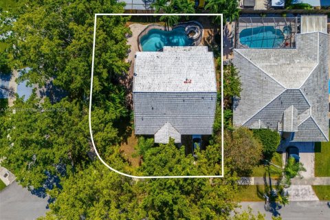 House in Cutler Bay, Florida 4 bedrooms, 261.98 sq.m. № 1968759 - photo 25