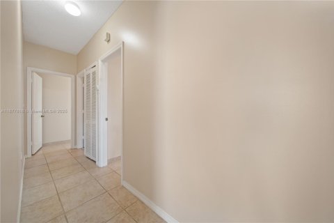 Снять в аренду виллу или дом в Майами, Флорида 3 спальни, 145.86м2, № 1949341 - фото 19