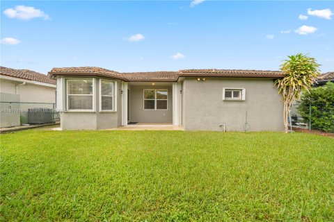 Снять в аренду виллу или дом в Майами, Флорида 3 спальни, 145.86м2, № 1949341 - фото 27