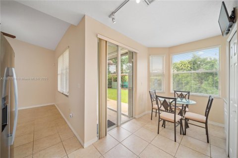 Снять в аренду виллу или дом в Майами, Флорида 3 спальни, 145.86м2, № 1949341 - фото 12