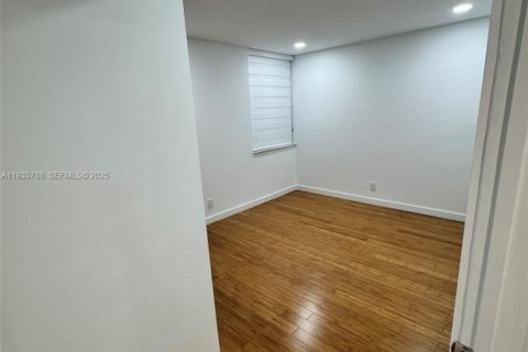 Copropriété à vendre à Aventura, Floride: 3 chambres, 128.21 m2 № 2035194 - photo 30