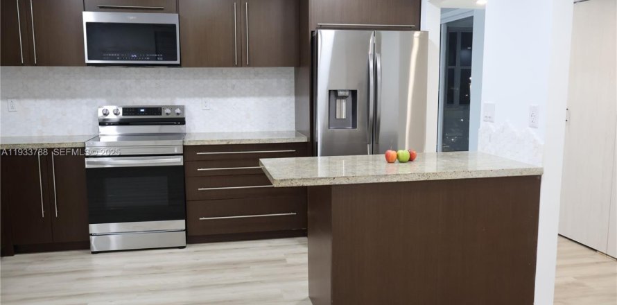 Condo à Aventura, Floride, 3 chambres  № 2035194