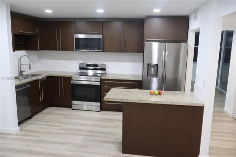 Copropriété à vendre à Aventura, Floride: 3 chambres, 128.21 m2 № 2035194 - photo 5