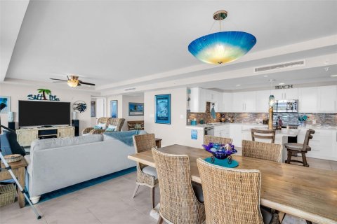 Condo in Clearwater, Florida, 3 bedrooms  № 1912345 - photo 7