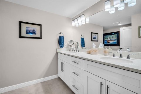 Condo in Clearwater, Florida, 3 bedrooms  № 1912345 - photo 26