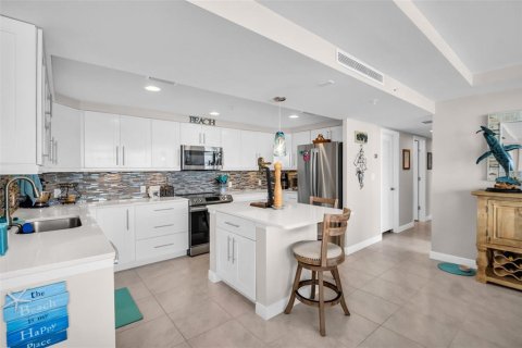 Condo in Clearwater, Florida, 3 bedrooms  № 1912345 - photo 9