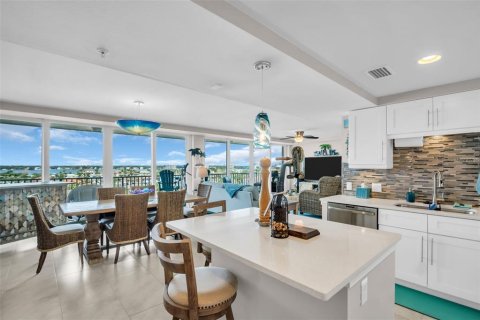 Condo in Clearwater, Florida, 3 bedrooms  № 1912345 - photo 11