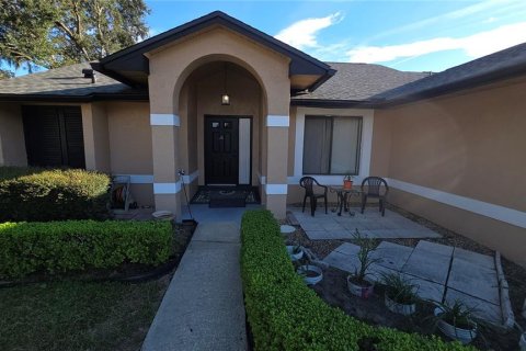 Villa ou maison à vendre à Orlando, Floride: 3 chambres, 172.71 m2 № 2425704 - photo 2