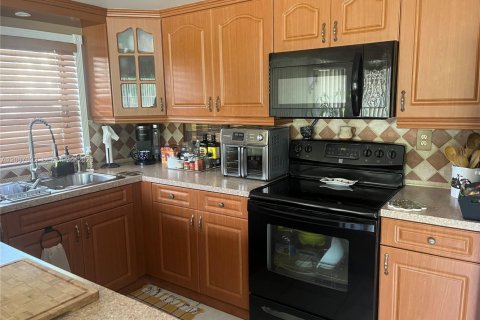 Condo in Davie, Florida, 2 bedrooms  № 2076141
